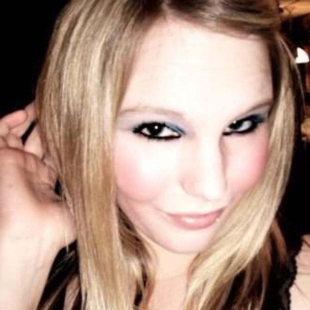 Meet your Posher, Desiree